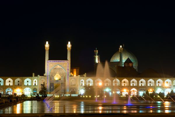 میدان امام در شب اصفهان ایران
