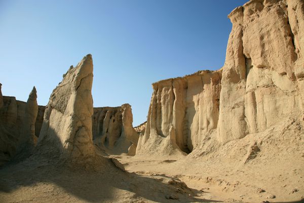 جنگل سنگی و پناهگاه صخره ای در دره جزیره قشم ایران