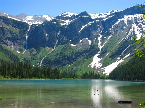 دریاچه بهمن در پارک ملی یخبندان در مونتانا