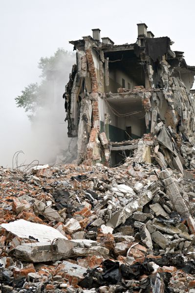 ساختمان ویران شده می تواند به عنوان تخریب زلزله بمب حمله تروریستی یا مفهوم بلایای طبیعی مورد استفاده قرار گیرد سلسله
