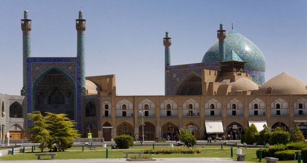 اصفهان - نمای ایران از مسجد شیخ لطف الله