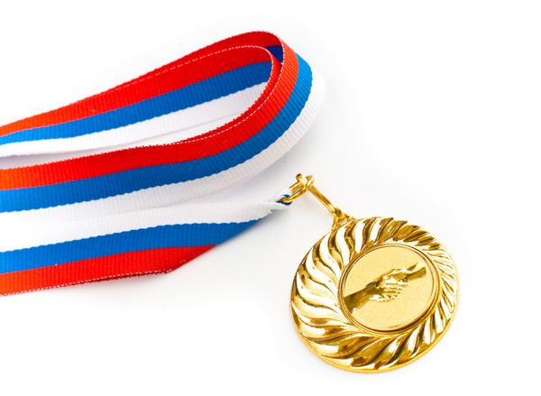 مدال طلایی با نماد دست دادن جدا شده است