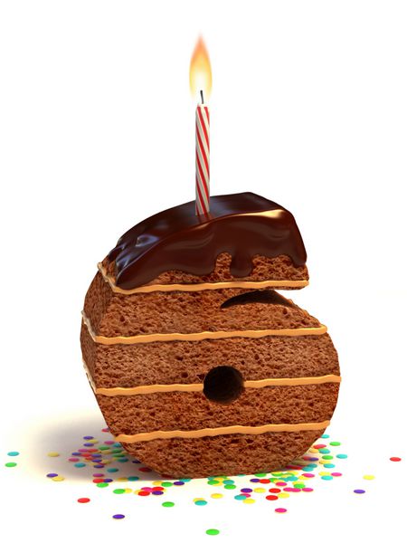کیک تولد شکلاتی شماره شش با شمع روشن و کوفته