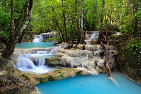 آبشار Erawan در کانچانابوری تایلند