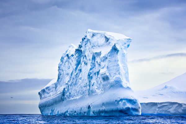 کوه یخ بزرگ در قطب جنوب