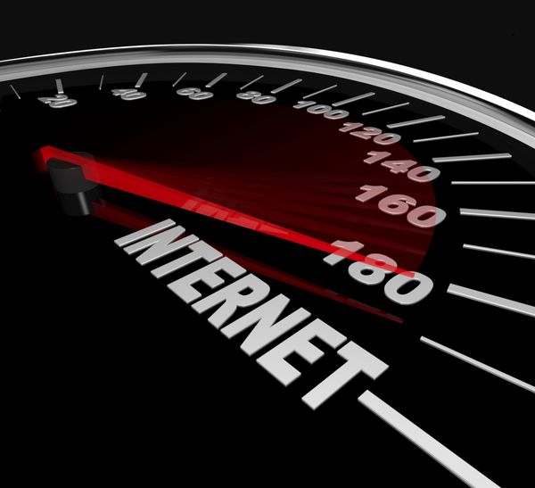 سوزن روی سرعت‌سنج به کلمه اینترنت اشاره می‌کند که نماد اتصال پرسرعت مانند کابل یا پهنای باند یا افزایش ترافیک وب است