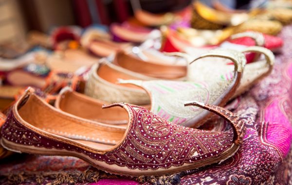 کفش زنانه اصیل ایرانی در بازار وکیلی شیراز