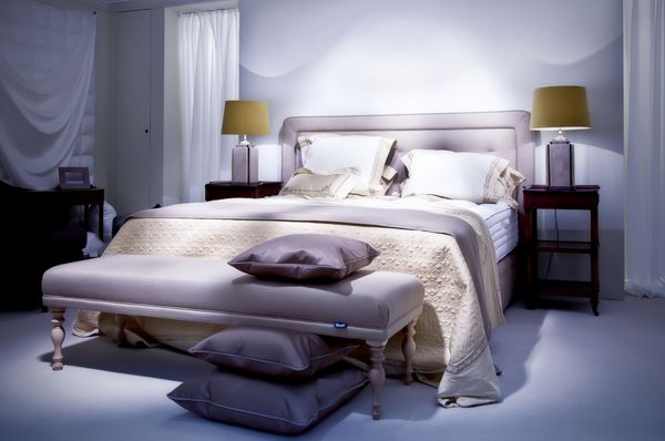 تخت دو نفره به سبک کلاسیک