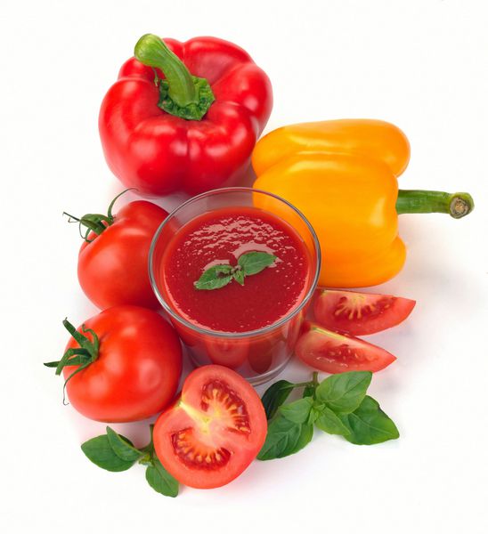 آب سبزیجات با مواد گوجه فرنگی فلفل ریحان