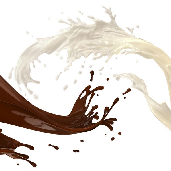 شکلات داغ قهوه‌ای قهوه‌ای و پاشیدن شیر خامه‌ای سفید در عمل انتزاعی جدا شده در پس‌زمینه سفید