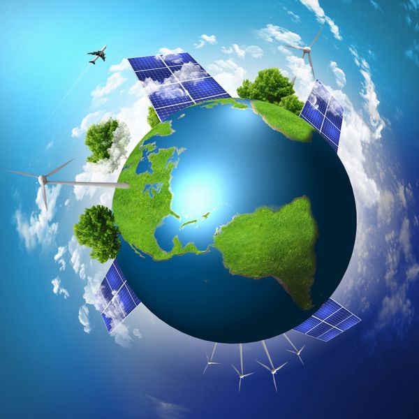 سیاره سبز زمین با باتری های انرژی خورشیدی نصب شده روی آن