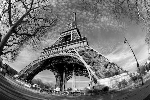 خیابان های پاریس سیاه و سفید برج ایفل