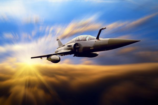 هواپیمای نظامی در سرعت