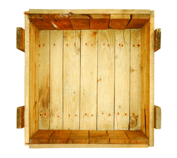 نمای بالای جعبه چوبی قدیمی جدا شده در پس زمینه سفید