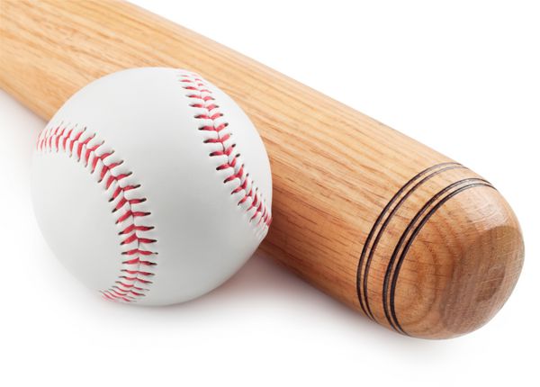 چوب بیسبال و بیسبال در پس زمینه سفید