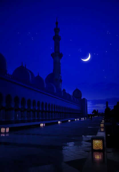 مسجدی در نور ماه
