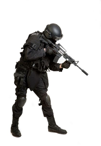 سرباز با تفنگ در زمینه سفید