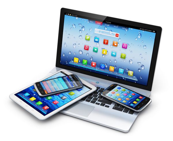 دستگاه های تلفن همراه فناوری ارتباطات بی سیم و مفهوم وب اینترنت لپ تاپ یا نوت بوک تجاری رایانه لوحی رایانه شخصی و گوشی های هوشمند صفحه لمسی با رابط های کاربردی جدا شده روی سفید