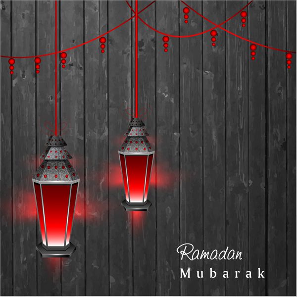آویزان چراغ عربی نورانی در زمینه چوبی برای رمضان کریم