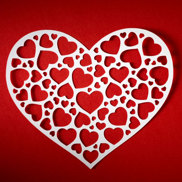 قلب های روز ولنتاین ساخته شده از کاغذ کارت تبریک