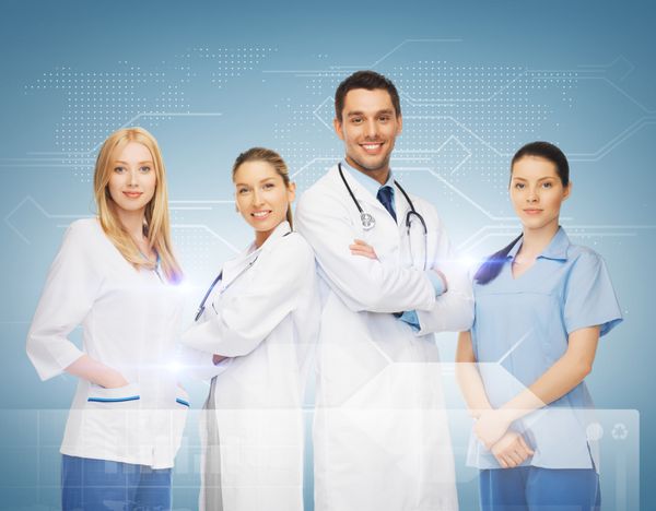 مفهوم مراقبت های بهداشتی و پزشکی - تیم جوان یا گروهی از پزشکان
