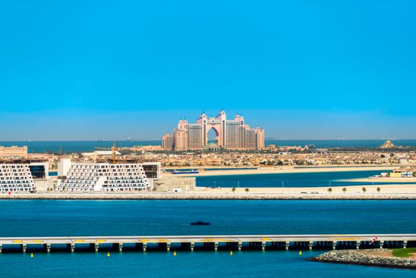 دبی امارات - 08 فوریه هتل آتلانتیس در دبی امارات متحده عربی 08 فوریه 2014 هتل چند میلیون دلاری آتلانتیس ریزورت تازه افتتاح شده هتل تم پارک در جزیره پالم جمیرا در دبی