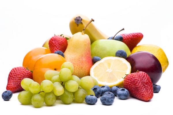 ترکیبی رنگارنگ از انواع مختلف میوه