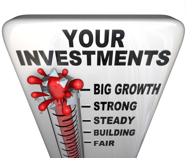 یک دماسنج با جیوه که از شیشه می‌ترکد و عبارت Your Investments که نمادی از سبد سهام در حال رشد است