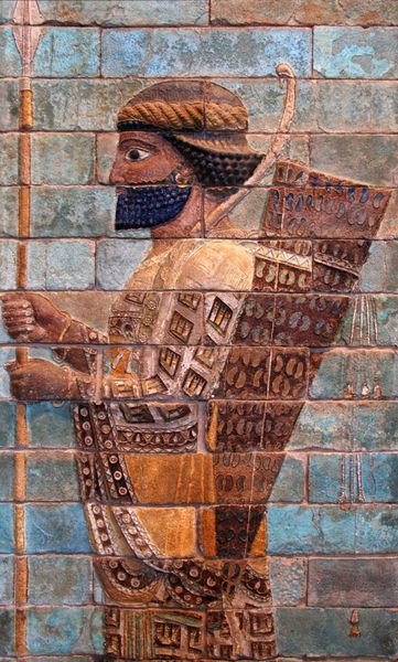سرباز ایرانی هخامنشی از 500 سال پیش از میلاد متعلق به امپراتوری هخامنشی باستان که بیشتر به پادشاهش کوروش کبیر معروف است