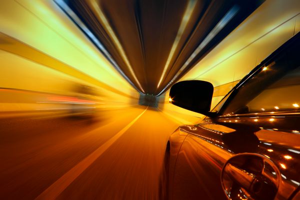 ماشین پرسرعت در تونل Motion Blur