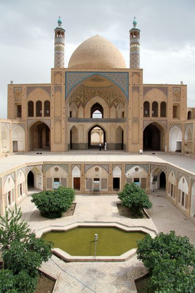 حیاط داخلی مسجد بزرگ کاشان ایران