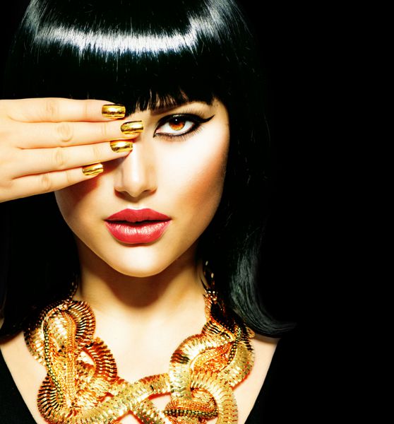 جواهرات طلایی جواهرات طلا زن خوشگل سبزه به سبک مصری