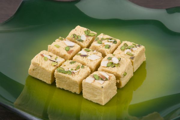 سوان پاپدی شیرینی هندی