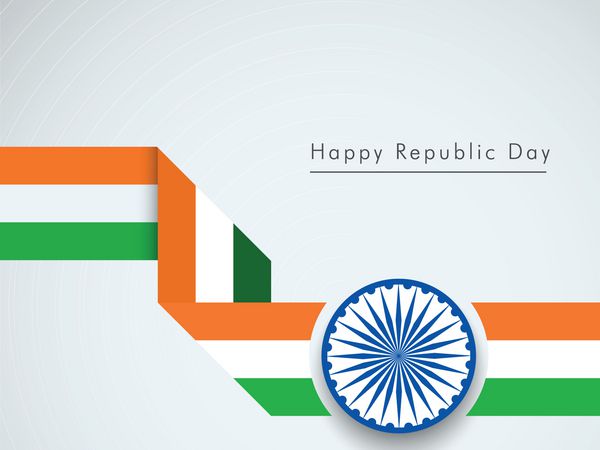 مفهوم روز جمهوری هند مبارک با راه راه شیک به رنگ پرچم ملی با چرخ آشکا در زمینه خاکستری
