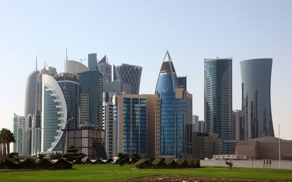 آسمان خراش ها در مرکز شهر در دوحه قطر خاورمیانه