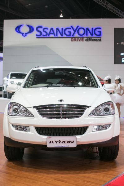 بانکوک - 27 مارس کایرون جدید از سانگ یانگ در سی و پنجمین نمایشگاه بین المللی خودرو بانکوک مفهوم زیبایی در رانندگی در 27 مارس 2014 در بانکوک تایلند