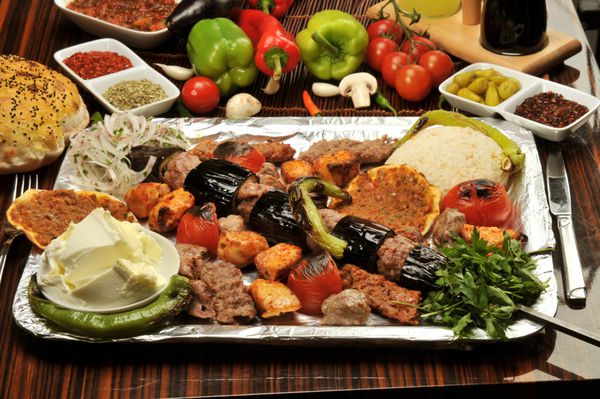 کباب سنتی ترک آماده سرو است