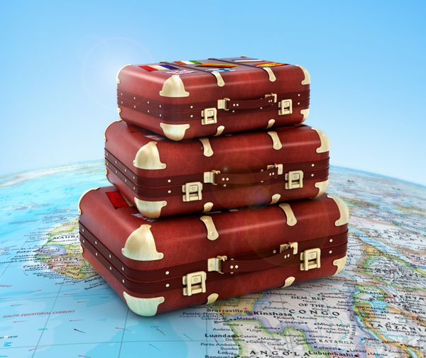 چمدان های مسافرتی در پشته در سراسر جهان