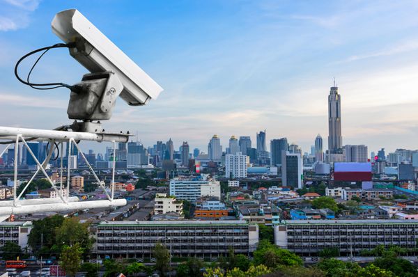 دوربین امنیتی حرکت ترافیک را تشخیص می دهد سقف آسمان خراش