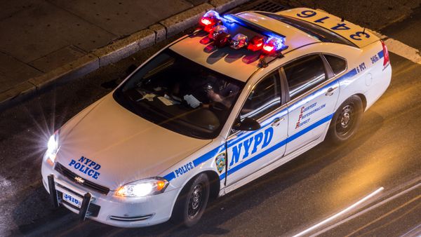 نیویورک - 1 سپتامبر وسیله نقلیه NYPD در 1 سپتامبر 2013 در نیویورک اداره پلیس شهر نیویورک در سال 1845 تاسیس شد و بزرگترین نیروی پلیس شهری در ایالات متحده است