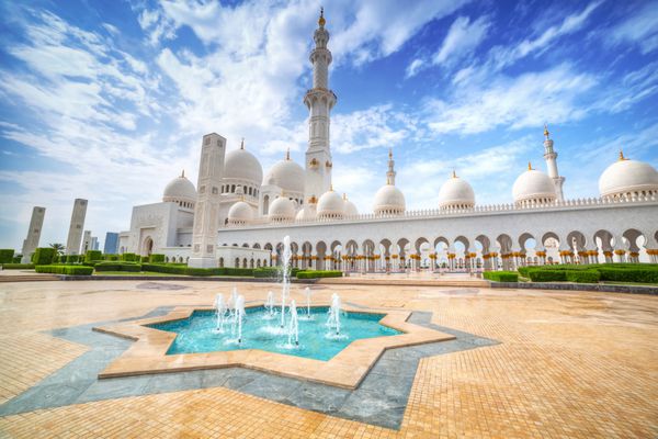 مسجد جامع شیخ زاید در ابوظبی پایتخت امارات