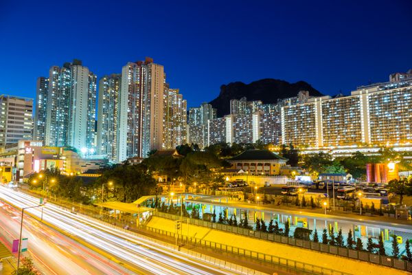 منظره مسکن هنگ کنگ در زیر صخره شیر