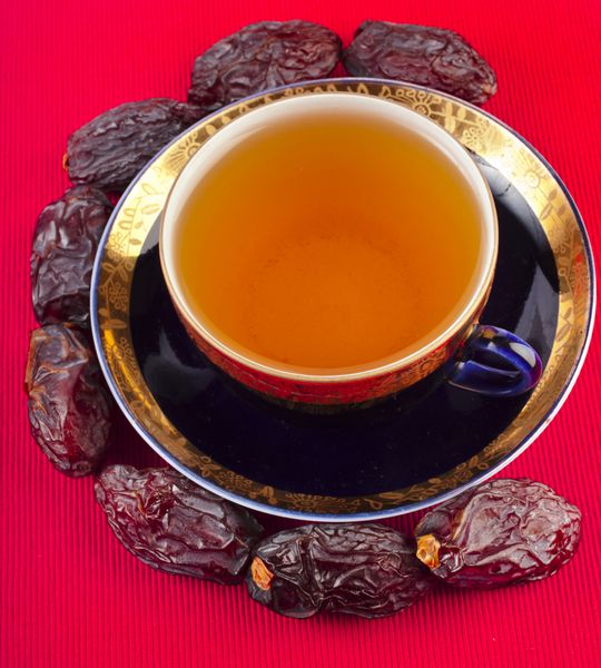 قهوه سیاه با خرما - یک نوشیدنی خنک کننده خاورمیانه