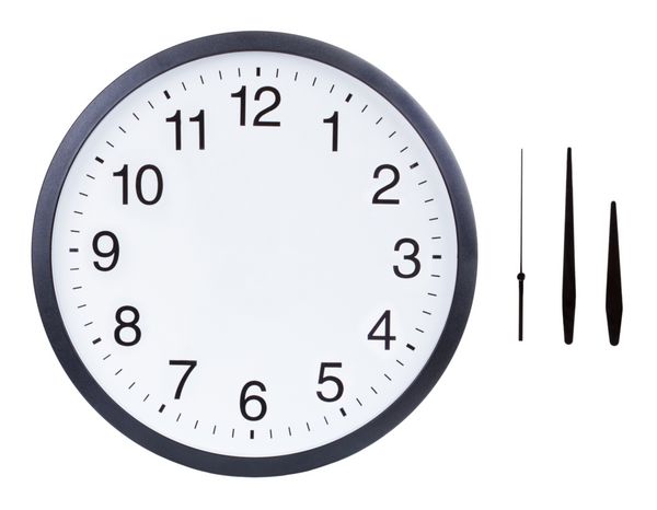 صفحه ساعت خالی با عقربه های ساعت دقیقه و ثانیه جدا شده در پس زمینه سفید فقط زمان خود را تعیین کنید
