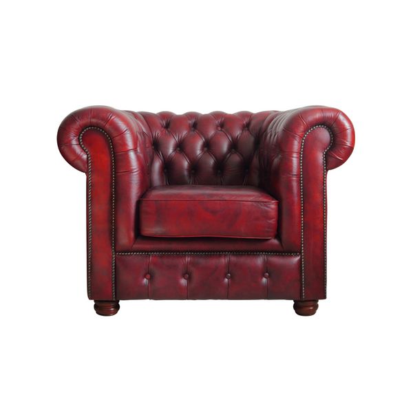 صندلی راحتی چرم کلاسیک قرمز جدا شده روی پس‌زمینه سفید با ج