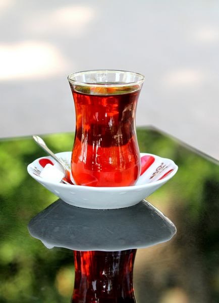 چای ترکی با لیوان سنتی