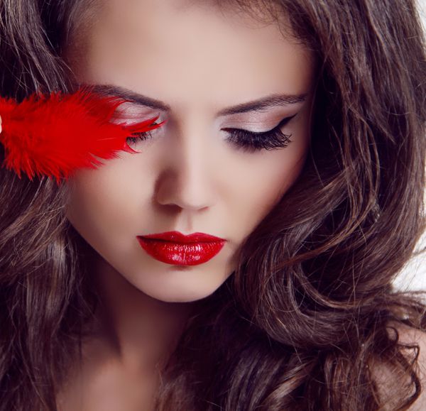 پرتره زیبایی زن مد لب قرمز