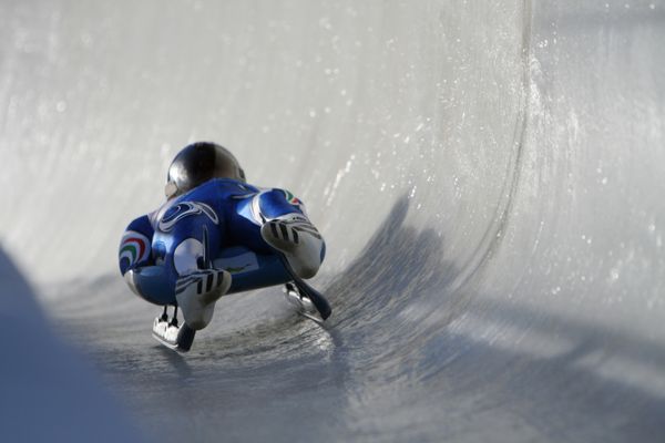 Boblseigh در سیگولدا لتونی اروپا - ورزش زمستانی بسیار محبوب