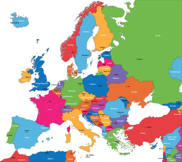 نقشه رنگارنگ اروپا با کشورها و شهرهای پایتخت