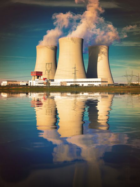 نیروگاه هسته ای در ساحل مفهوم فاجعه اکولوژیکی